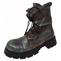 Schnürstiefel