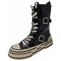 Schnürstiefel