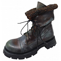 Schnürstiefel