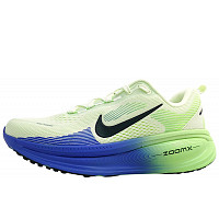 NIKE - Vomero - Sportschuh - white/black spruce