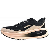 NIKE - Vomero 18 GTX - Laufschuh - black-crimson 003