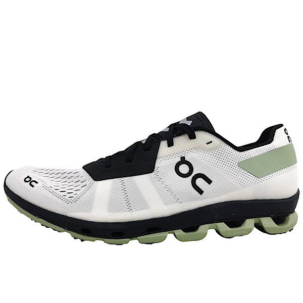 On Cloudflash Laufschuh white/black