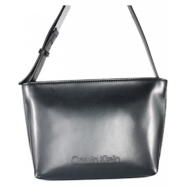 Calvin Klein Embossed Logo small Tasche black