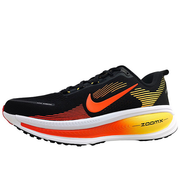 Nike Vomero 18 Sportschuh black/crimson 016